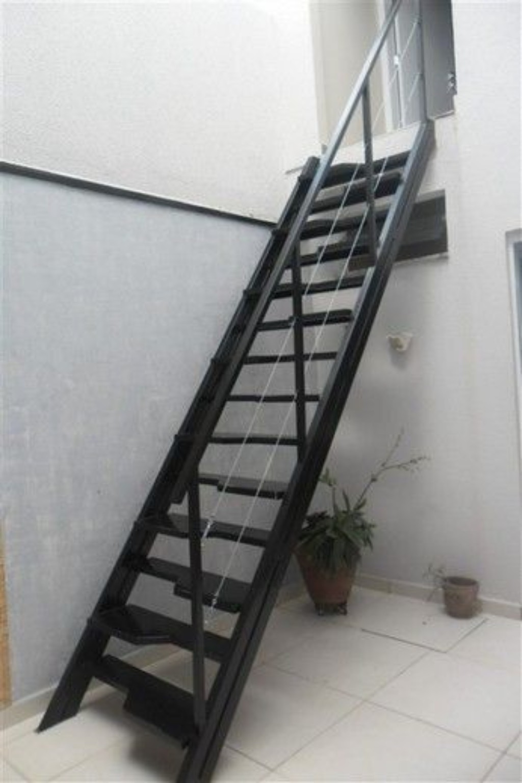 Escada metálica